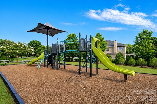 7010 Stanbury Drive, Matthews, NC 28104