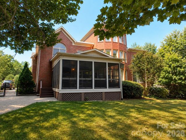 7010 Stanbury Drive, Matthews, NC 28104