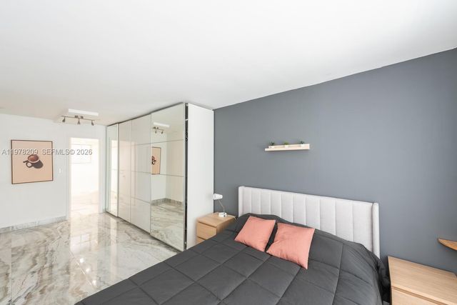 251 Galen Dr 115E, Key Biscayne, FL 33149