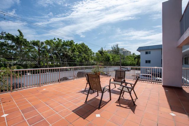 251 Galen Dr 115E, Key Biscayne, FL 33149