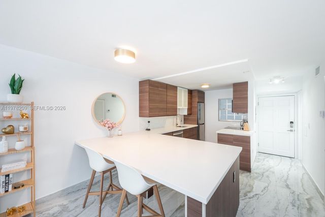 251 Galen Dr 115E, Key Biscayne, FL 33149