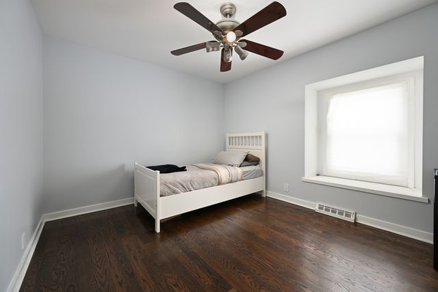 360 Erie Circle, Bloomingdale, IL 60108