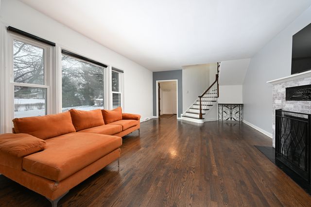 360 Erie Circle, Bloomingdale, IL 60108