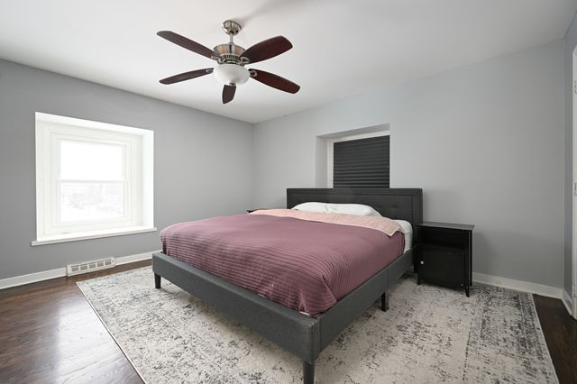 360 Erie Circle, Bloomingdale, IL 60108