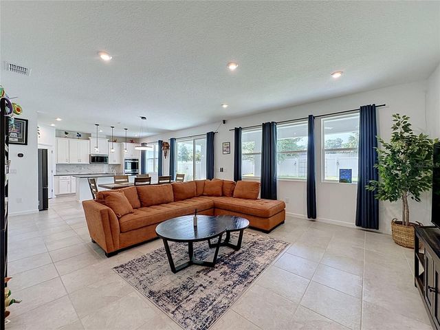 900 HONEY PETAL LANE, Deland, FL 32720