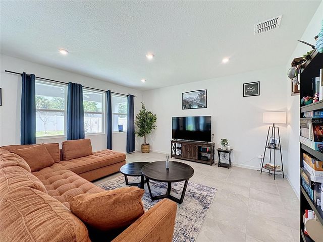 900 HONEY PETAL LANE, Deland, FL 32720