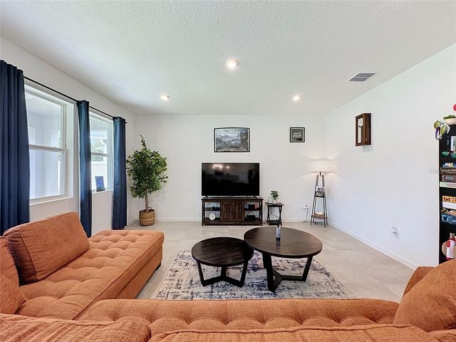 900 HONEY PETAL LANE, Deland, FL 32720