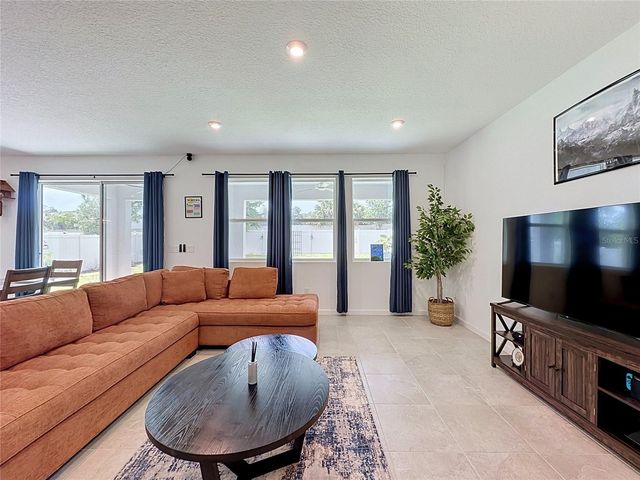900 HONEY PETAL LANE, Deland, FL 32720