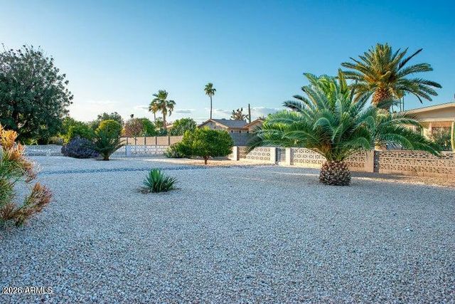 10838 W ACACIA Drive, Sun City, AZ 85373