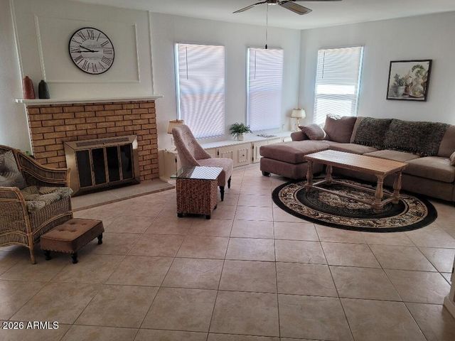 10838 W ACACIA Drive, Sun City, AZ 85373