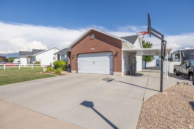 2765 W LINDI WAY, Layton, UT 84041