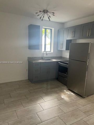 2162 SW 14th Ter 212, Miami, FL 33145