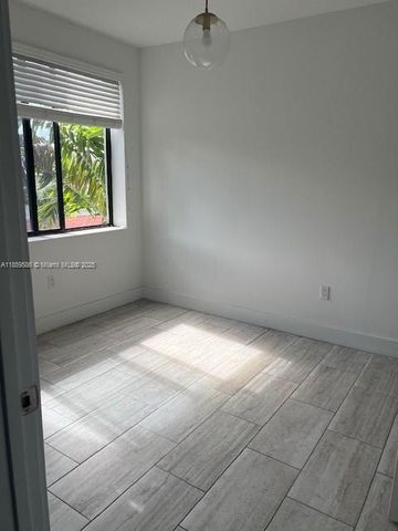 2162 SW 14th Ter 212, Miami, FL 33145