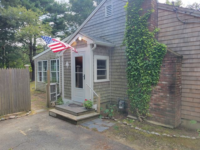 8 Westbury Way, Barnstable, MA 02635