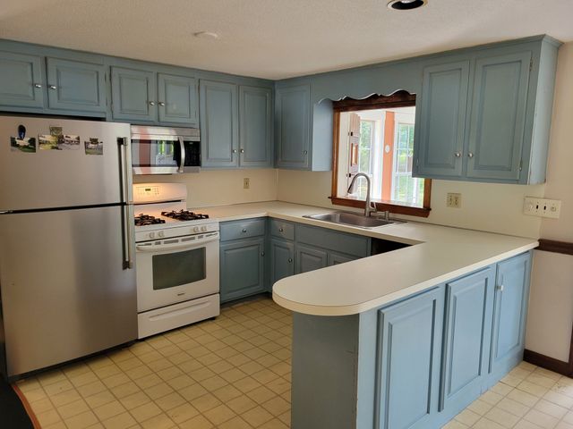 8 Westbury Way, Barnstable, MA 02635