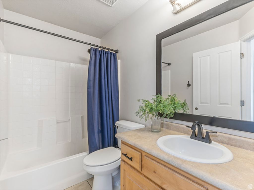 Image 15 of property listing at 4914 W DUNCAN MEADOW LN, Riverton, UT 84096