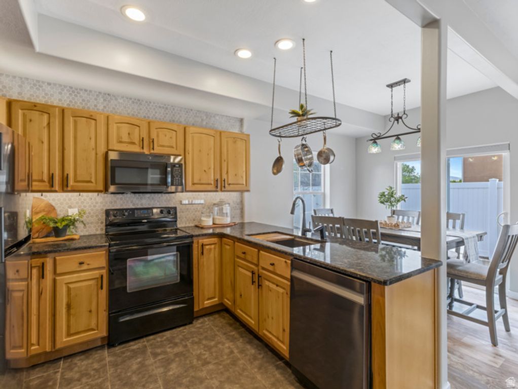 Image 5 of property listing at 4914 W DUNCAN MEADOW LN, Riverton, UT 84096