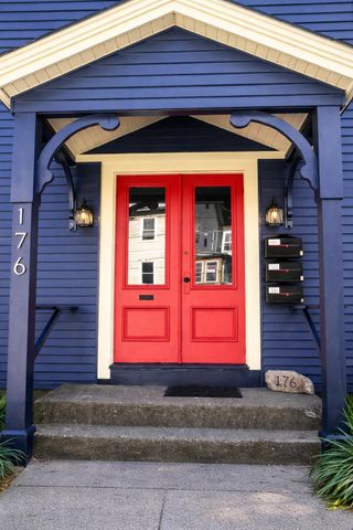 176 High Street, Brattleboro, VT 05301