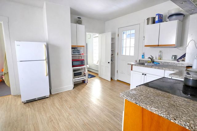 176 High Street, Brattleboro, VT 05301