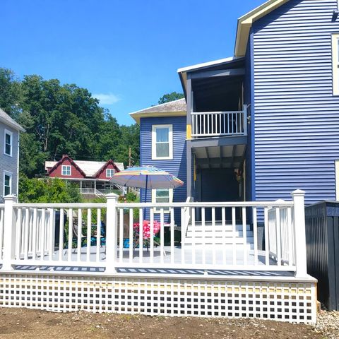 176 High Street, Brattleboro, VT 05301