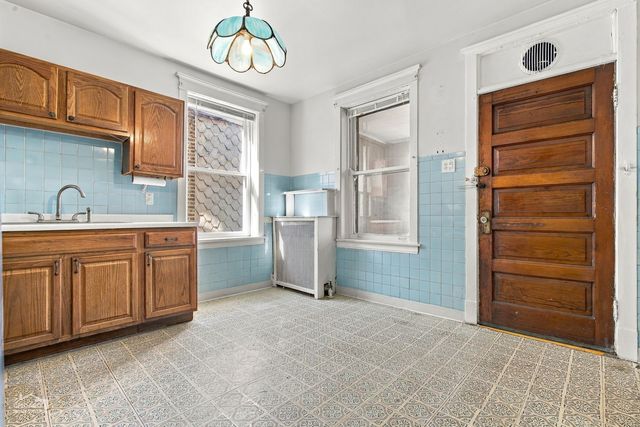 3046 N Davlin Court, Chicago, IL 60618