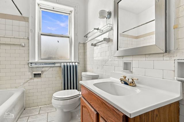 3046 N Davlin Court, Chicago, IL 60618