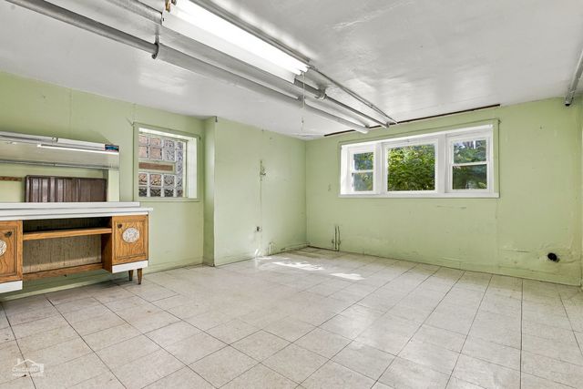 3046 N Davlin Court, Chicago, IL 60618