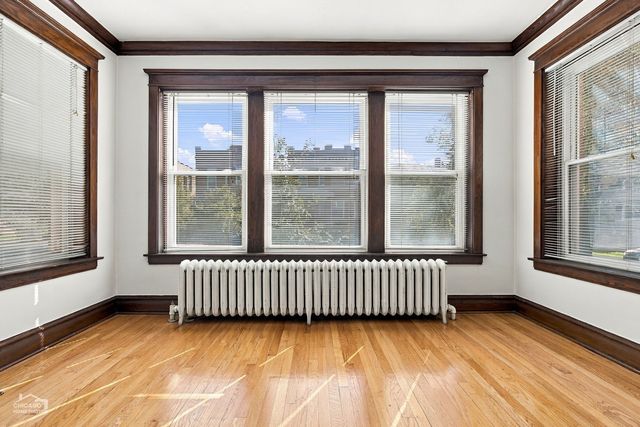 3046 N Davlin Court, Chicago, IL 60618
