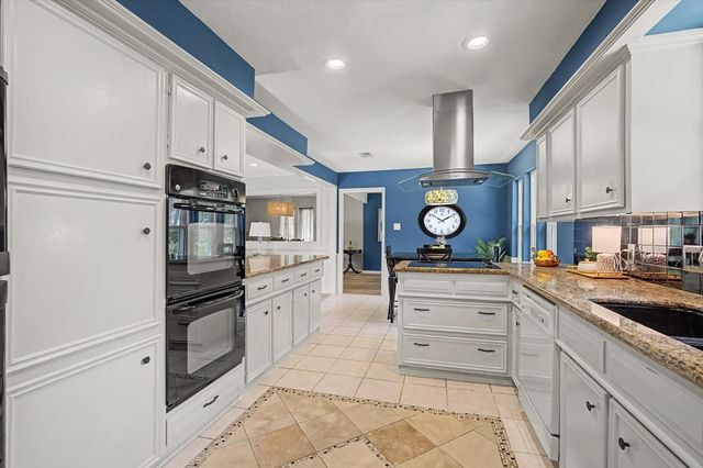 2211 Laurel Hill Drive, Kingwood, TX 77339