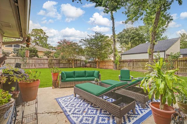 2211 Laurel Hill Drive, Kingwood, TX 77339
