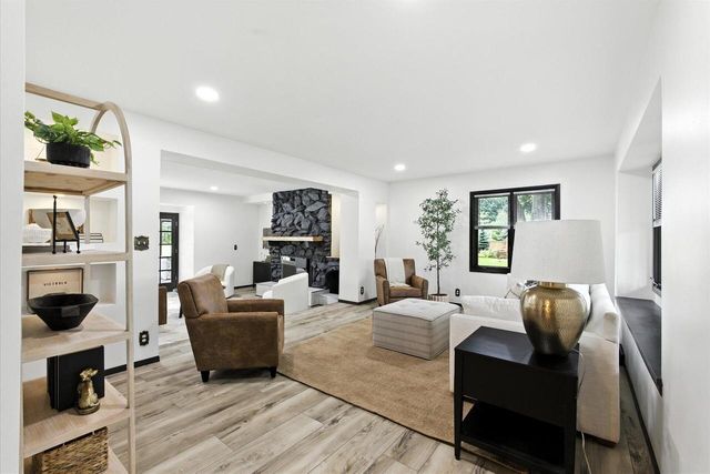 20025 Freedom COURT, Brookfield, WI 53045