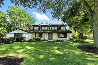 20025 Freedom COURT, Brookfield, WI 53045