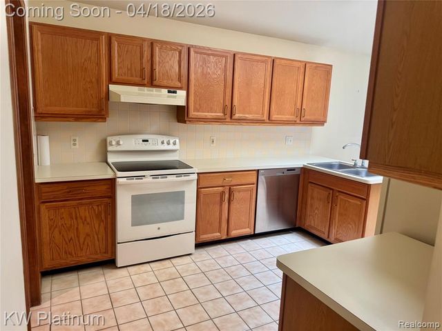 41378 Fortuna Drive 125, Clinton Township, MI 48038