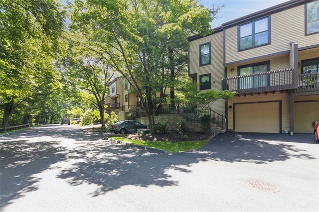76 Deerfield Lane, Ossining, NY 10562