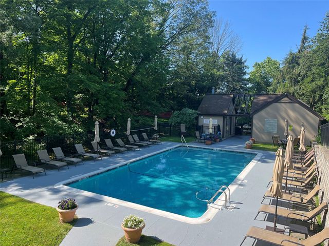 76 Deerfield Lane, Ossining, NY 10562