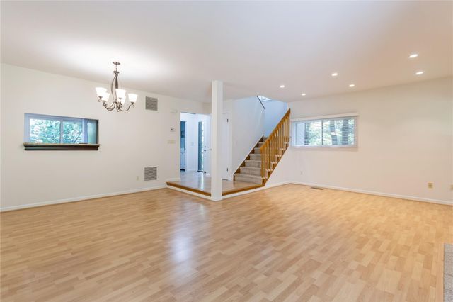 76 Deerfield Lane, Ossining, NY 10562