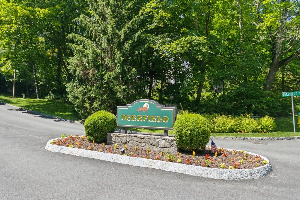 76 Deerfield Lane, Ossining, NY 10562