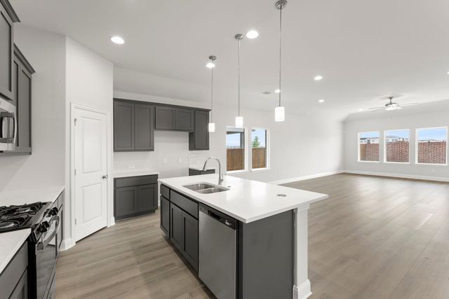1821 Gleasondale Drive, Forney, TX 75126