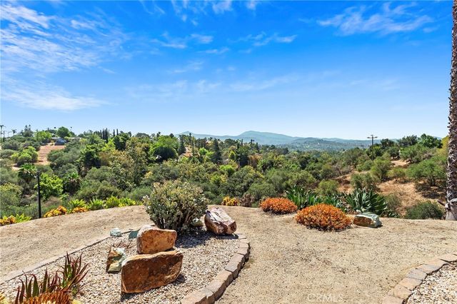 228 Vista Grande, Escondido, CA 92025