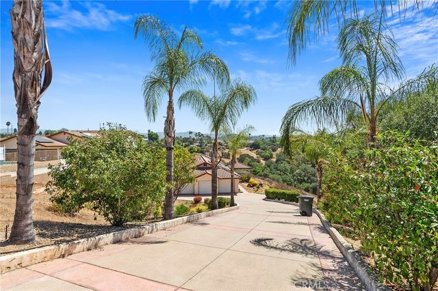 228 Vista Grande, Escondido, CA 92025