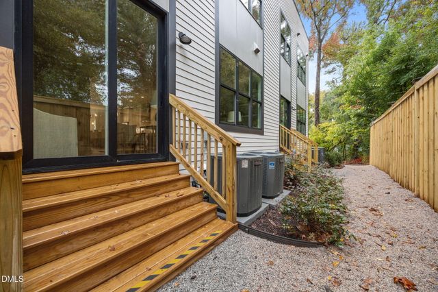 811 Maple Berry Lane 105, Raleigh, NC 27607