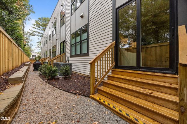 811 Maple Berry Lane 105, Raleigh, NC 27607