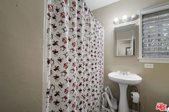 210 W Fuego Street, Long Beach, CA 90805