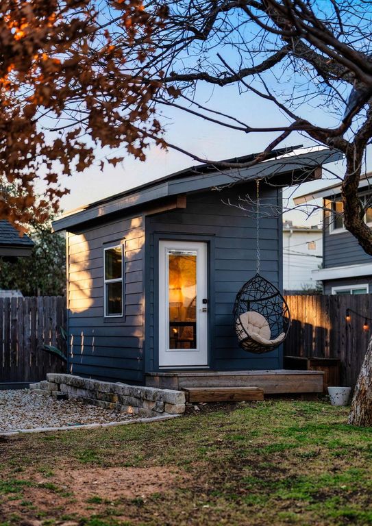 3000 Mohawk RD, Austin, TX 78757