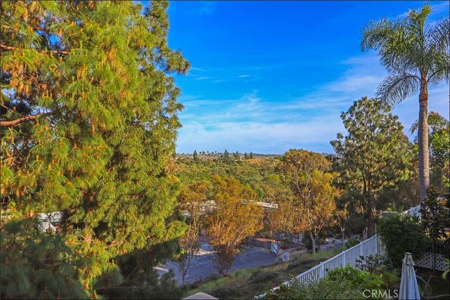 12 Hawaii, Aliso Viejo, CA 92656