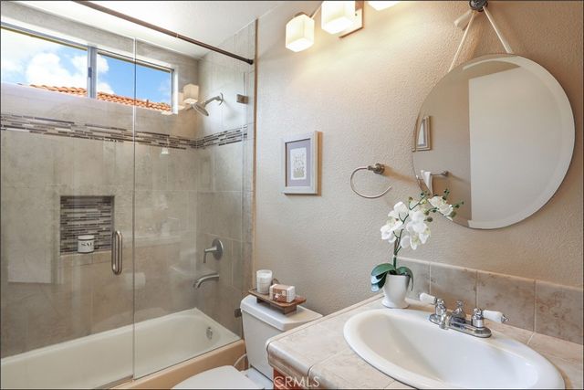 12 Hawaii, Aliso Viejo, CA 92656