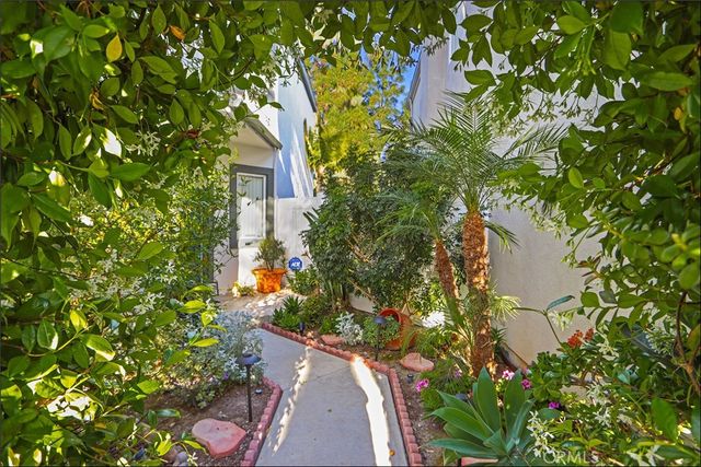 12 Hawaii, Aliso Viejo, CA 92656