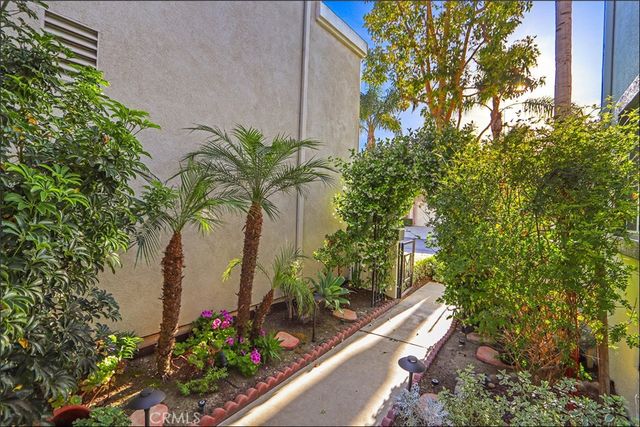 12 Hawaii, Aliso Viejo, CA 92656