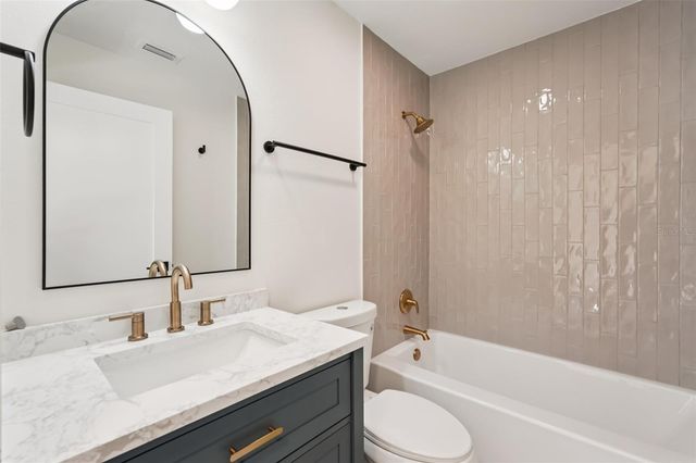 2107 8TH AVENUE E, Bradenton, FL 34208