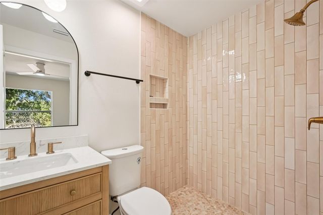 2107 8TH AVENUE E, Bradenton, FL 34208